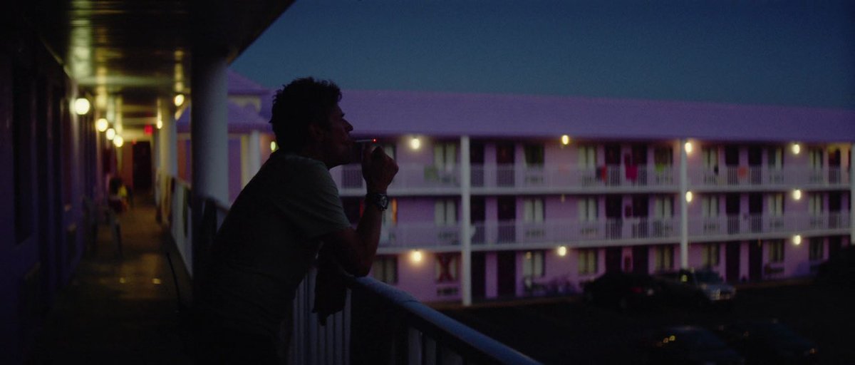 TheCinesthetic's tweet photo. The Florida Project (2017) dir. Sean Baker https://t.co/eJr1TA91nb