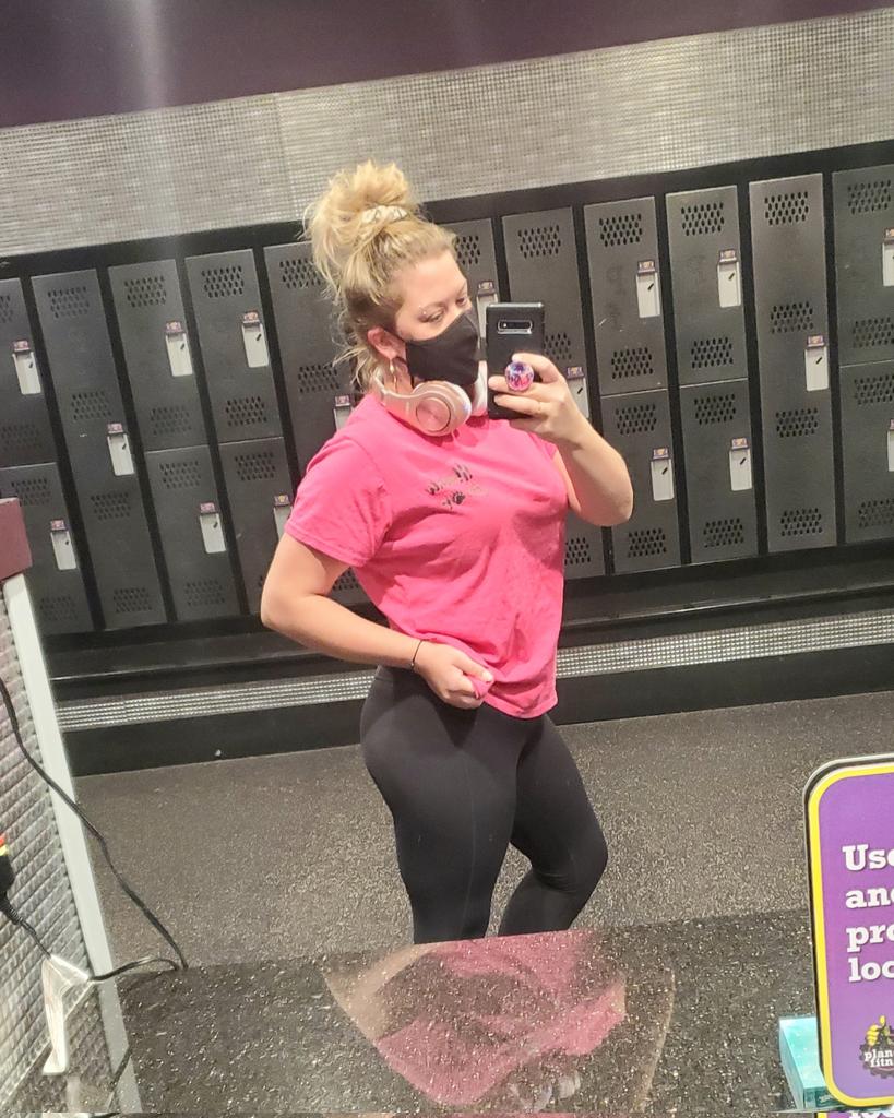 Gyms NEED to stay open !! Most people don't go to the gym just to be "strong" 

*Not to be dramatic but some people's mental health is heavily impacted by the gym. 

It's not about how we look it's about how we feel, mentally and physically. Enough is enough #FordfailedOntario