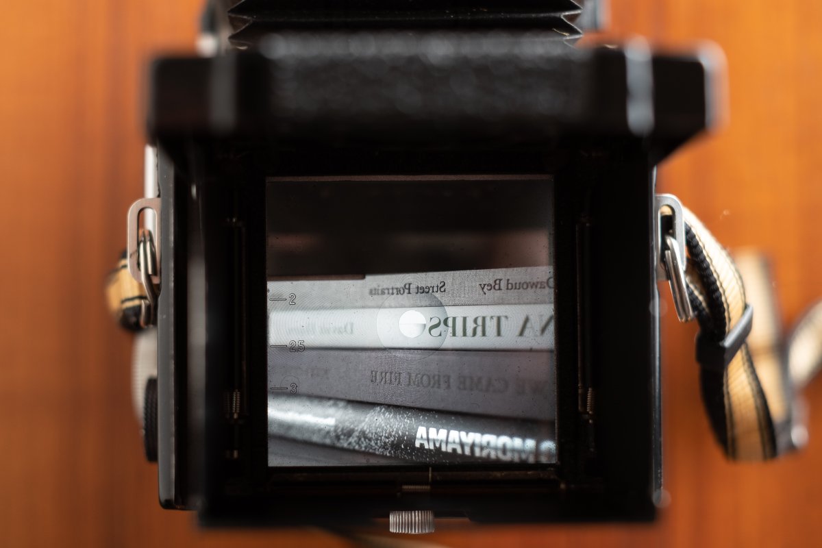 Looking forward to taking a series of street portraits in 2022 with this 50-year-old film camera. Want to follow along? The images will be posted to my Instagram at instagram.com/clivecamm/

#MamiyaC330 #film