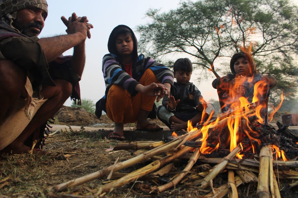 Anil5's tweet photo. Stories of life to fight chill of winter's in heart of India. #Lifeinreality https://t.co/97aP3KCeke