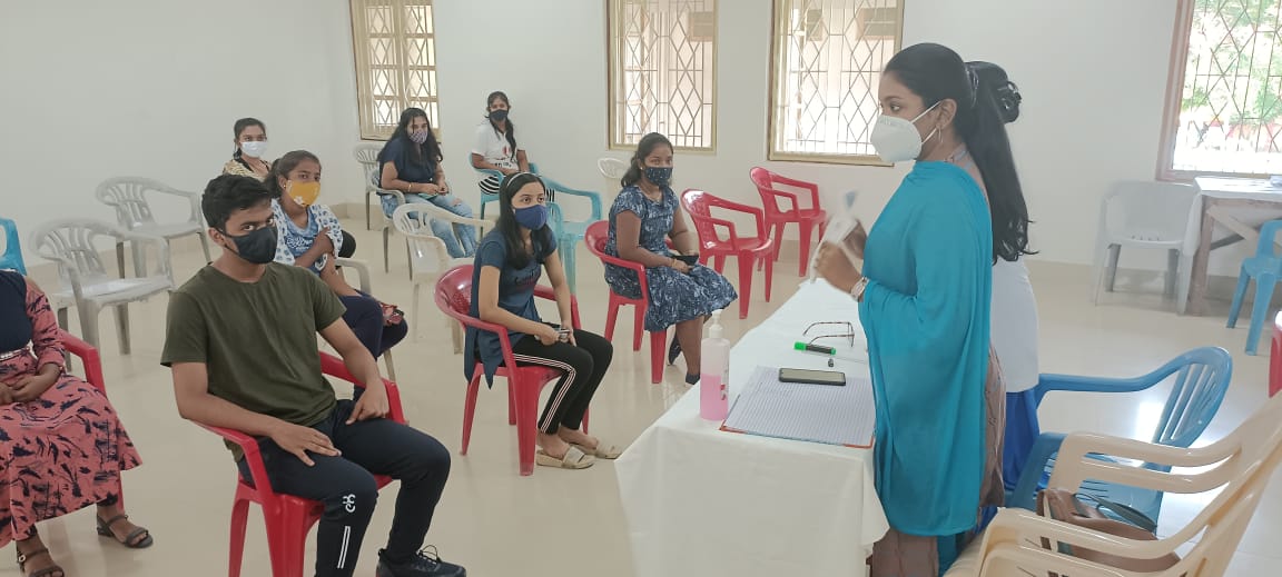 NHM_ANIslands's tweet photo. COVID-19 vaccination for children between 15-18 years of age begins in Andaman and Nicobar islands.
1486 doses of covaxin administered to children on the first day i.e. 03/01/2022 https://t.co/DFnDCOIz3q