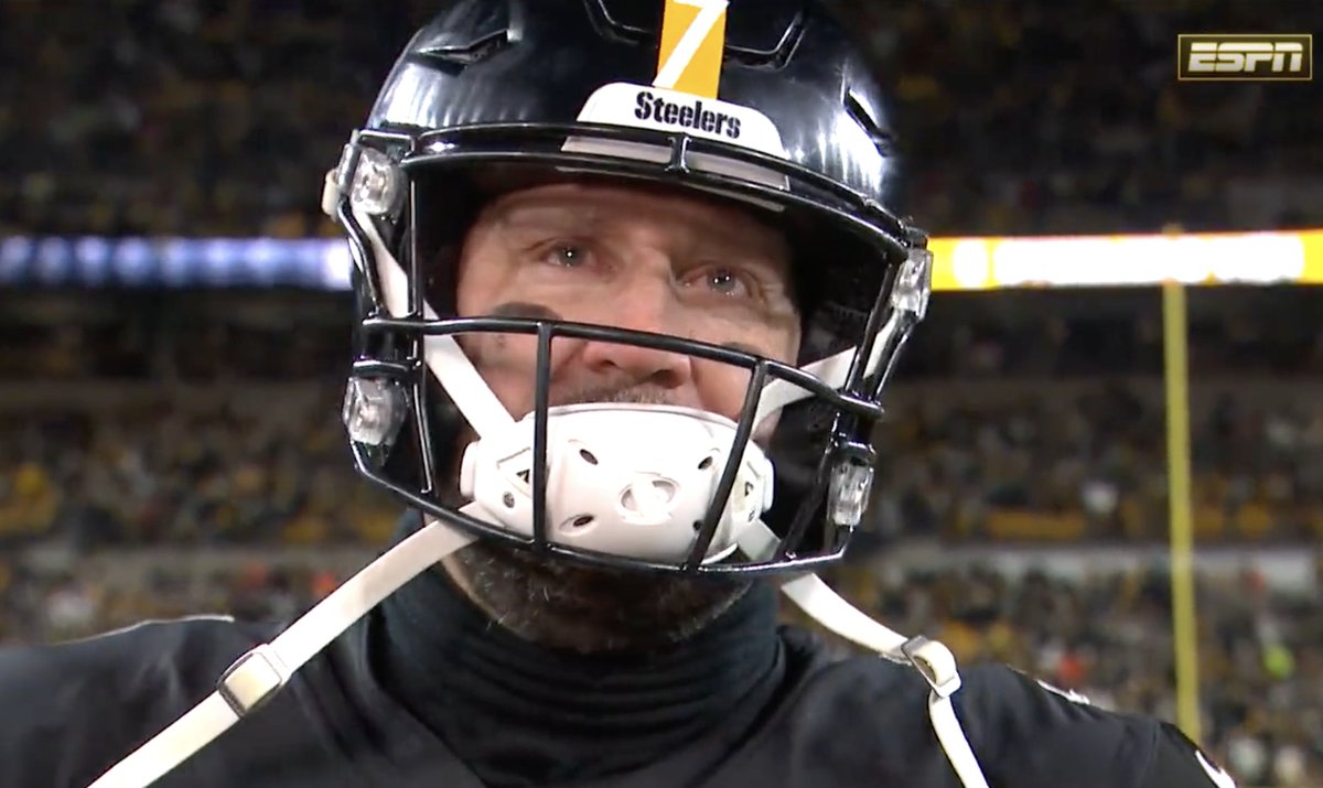 ESPNNFL's tweet photo. 🥺 https://t.co/KlM6pgXtUw