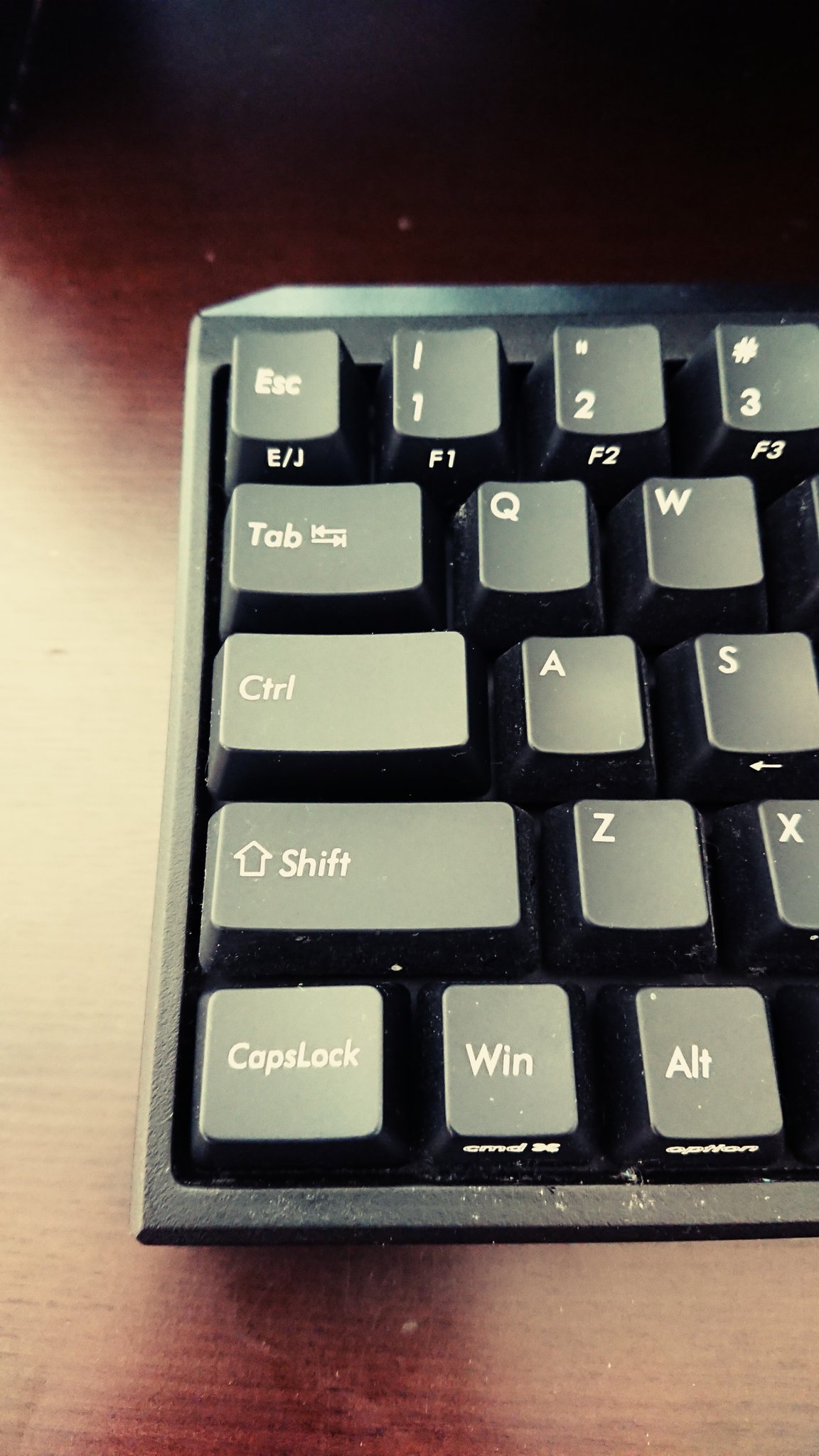 ハネハチ ゲームモード中のみcapslockを任意キー割り当てはあったけど E Jを任意キー割り当てはなかったんよね Twitter