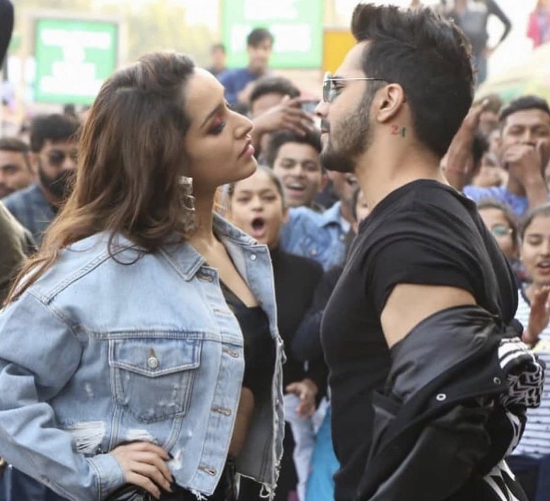 vd_ke_varuniacs's tweet photo. 2 years of #illegalweapon2.o
.
They are 🔥 in this song
.
~🔗 (#VarunDhawan #ShraddhaKapoor #varshra ) https://t.co/mHlTW4z80r
