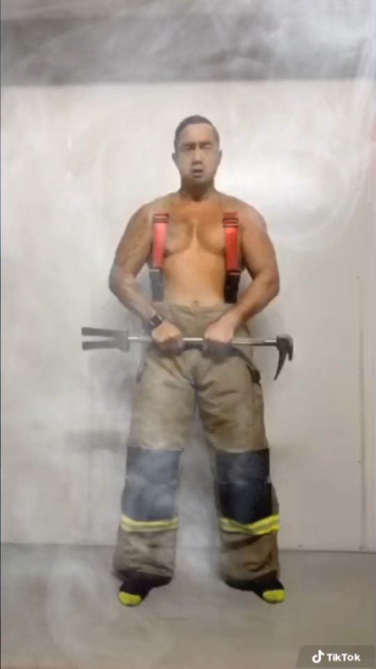 FocusWithDan's tweet photo. @TaikaWaititi Well whatta you know, it’s me 😅 tiktok famous https://t.co/G1PXDtxB6U