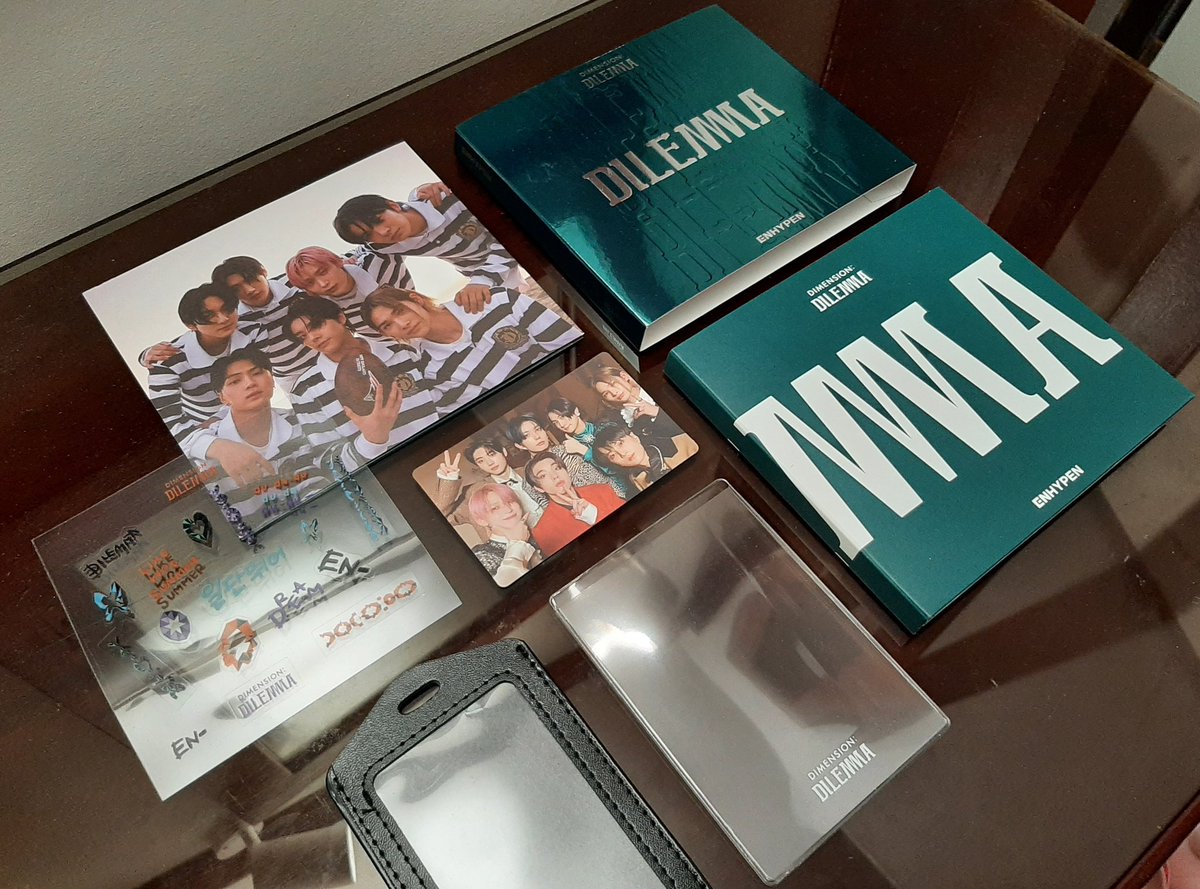 ren_ilymore's tweet photo. 💌 | #RENpurchases

Finally!! Yay! it has arrived and was worth the wait either way. Thank you so much to @encollect_mania for being so kind and for updating me always 😊❤ https://t.co/Lv2n3warlK