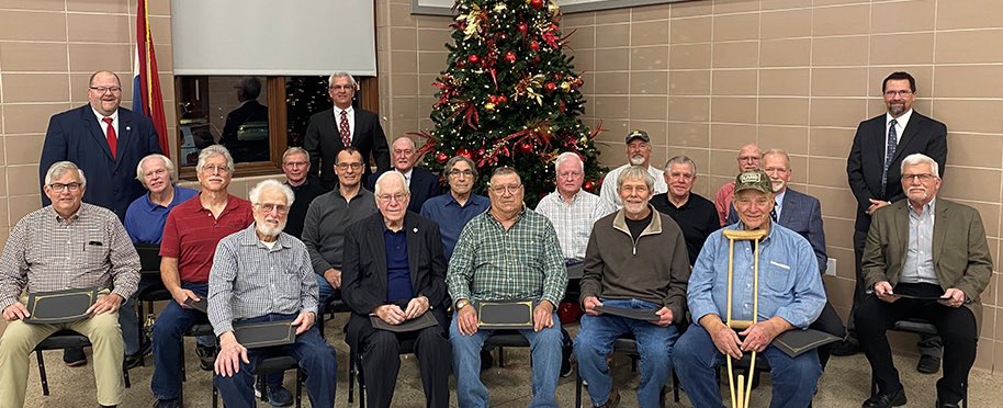 MidAmCarpenters's tweet photo. #Local92 near St. Louis recognized these longtime members for 35 (L) and 40-65 (R) years of service to our union during their annual holiday party. Thank you to all brothers and sisters for your dedication to the Carpenters Union. #UnionStrong https://t.co/qLSPiP0WB8