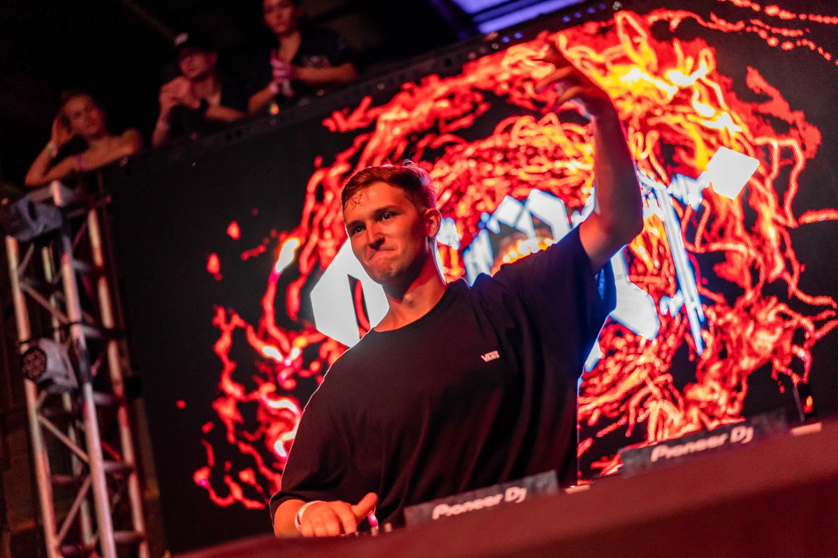 ILLFESTATX's tweet photo. Local talent unstoppable💪Check @ryan_jager throwing down at ILLfest Feb. 18th &amp; 19th amidst our biggest production to date 🔥Last Chance to score $50 Off any pair of ILLfest tickets until 11:59 PM TONIGHT➡️ https://t.co/jRAQUHNU6f🍾

📸 EliteImageProductions https://t.co/JOBXEvI6HD