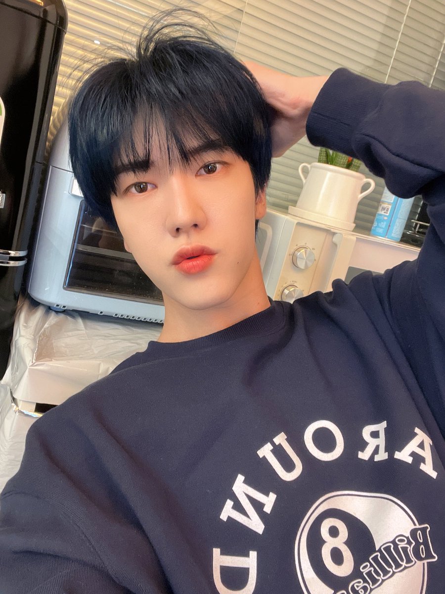 OmegaX_members's tweet photo. [#OX]

D-1 !! 🔥
Good moring :)

#OMEGA_X #오메가엑스 #정훈 https://t.co/pxgdmtj4Nf