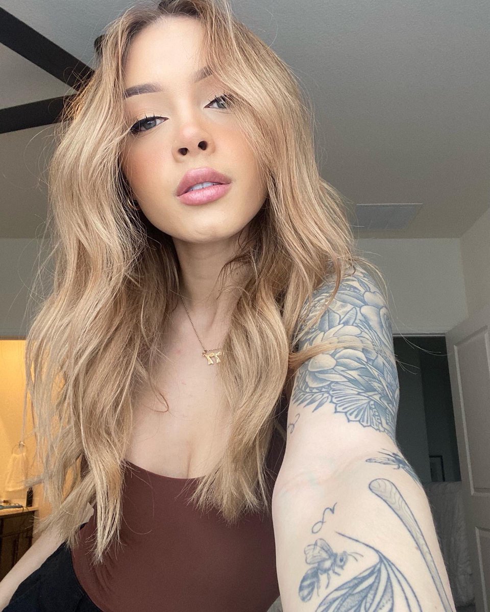 kiannacxo's tweet photo. big capricorn energy💫 https://t.co/9lUTV4ybpI
