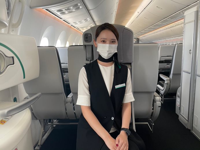 ZIPAIRTokyo's tweet photo. ✨📸#ZIPAIR写真部📸✨

ZIPAIR機のお気に入りポイントを
スタッフが紹介する新企画🎉

今月は✈️
┗ 紹介者：tokky (客室乗務員)
┗ 好きPoint：Cabin Attendant Panel

機内の照明や温度などを
調整できるこのパネル📺💚

お客さまをお迎えする際
季節に合わせた照明を選ぶことが
楽しみの1つです☺️ https://t.co/sjZ0rfMMM9