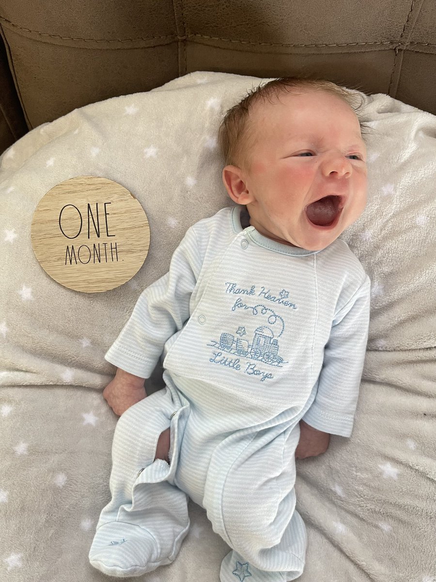 baleighwhaley's tweet photo. Big smiles for being ONE MONTH old !!! Weighing 8lbs 9 oz ! We love you so much sweet boy! https://t.co/pqupM3oYvl