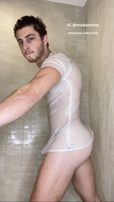 Enough retweets and I just might turn toward u..  follow @itsmakaarons to see when I do.. https://t.