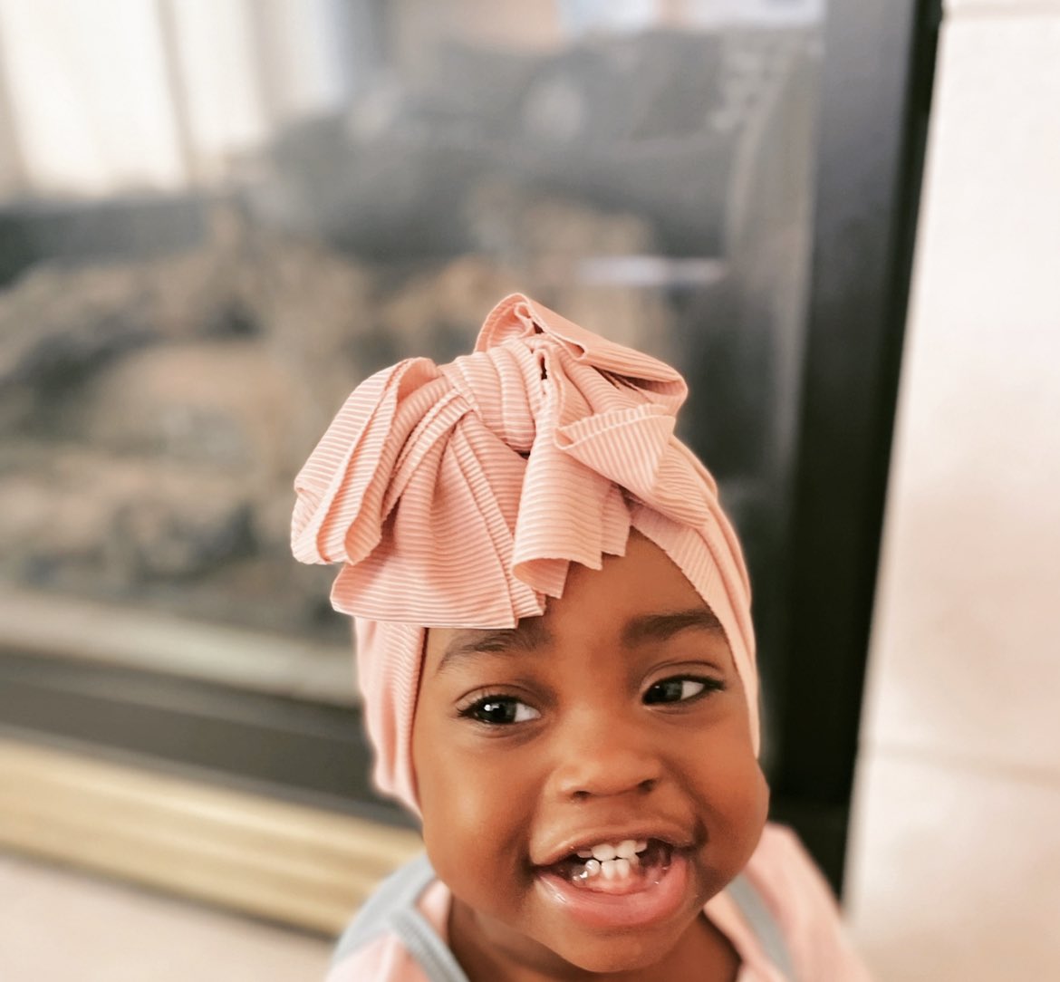 bows_tiny's tweet photo. 2022 is the year of finding of joy in the tiniest miracle 🎀 https://t.co/XvpeXm0klM
