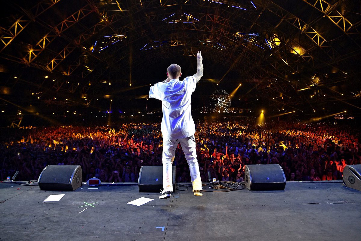 MacMillerMemoir's tweet photo. It’s the first #MacMillerMonday of 2022! Happy Monday to all 👍🏻 https://t.co/VdtrNNkWY1