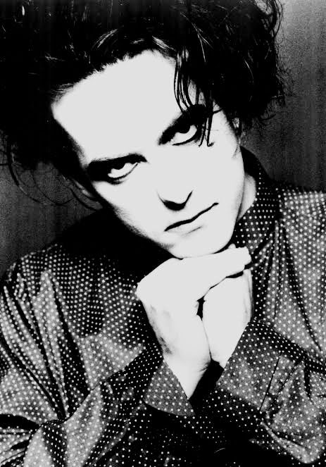 goth_videos's tweet image. Robert Smith from The Cure, Disintegration era (1989)
