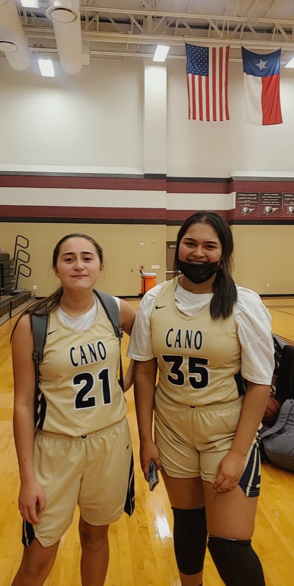 HHSSGBB's tweet photo. Cano Gold Lady Ravens defeat Donna North 53-11! Aubrey and Vanessa each had 18 points! Go Lady Ravens!! 🏀@CanoRavens @HHSSouth https://t.co/ERiibVDuAw