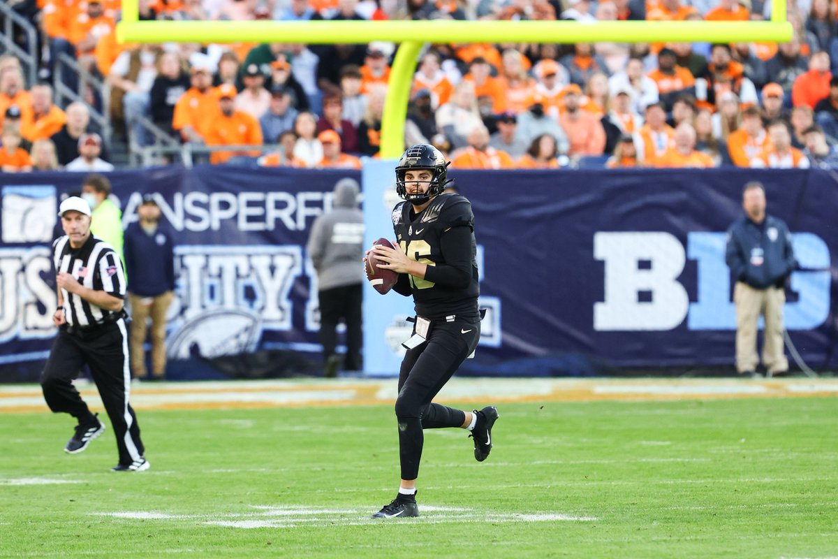 MusicCityBowl's tweet photo. several bowl records were broken last week.

let's take a look at a few of them. 

@BoilerFootball qb aiden o'connell threw for the most yards in bowl history with 534. https://t.co/nn3KHHz81b