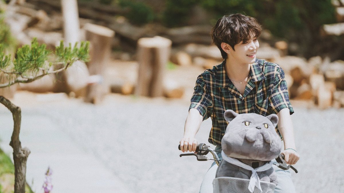 ywzdiary's tweet image. this look on yeosang is EVERYTHING