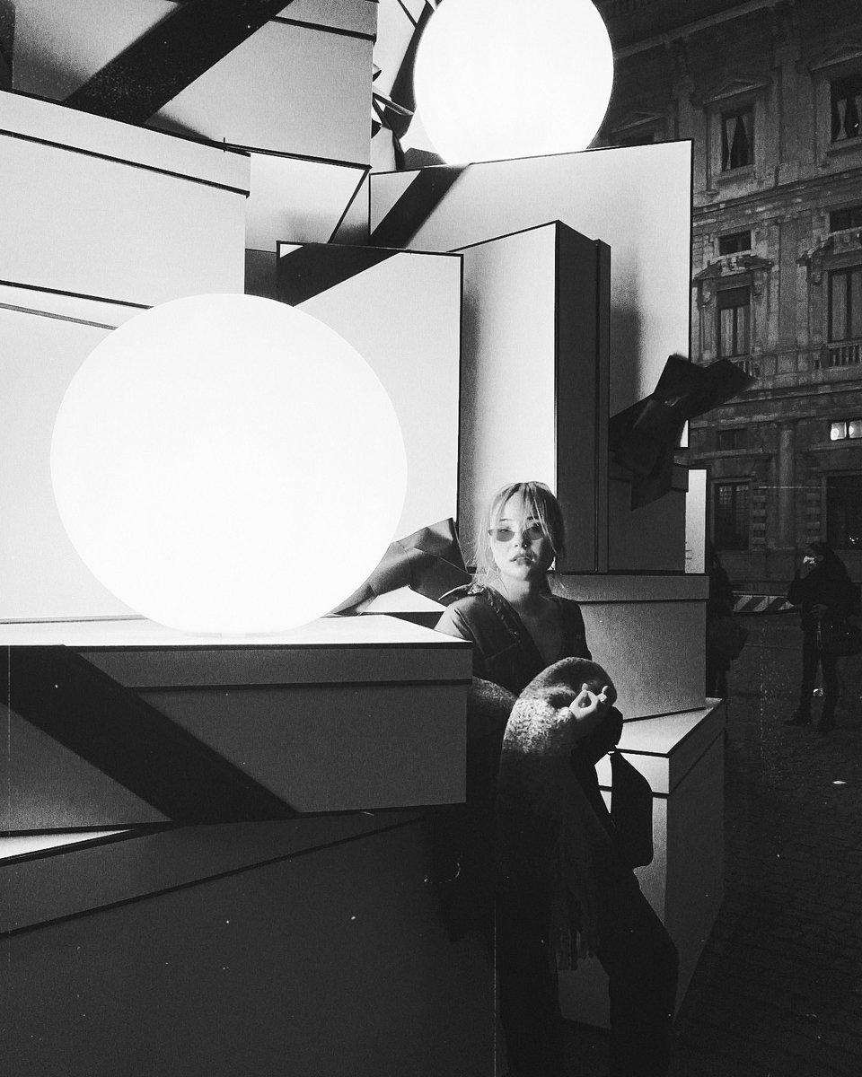 2022•Italy 
Ben bu fotoğrafla torunlarımı o zamanlar şunlar bunlar yoktu diye kandırırım