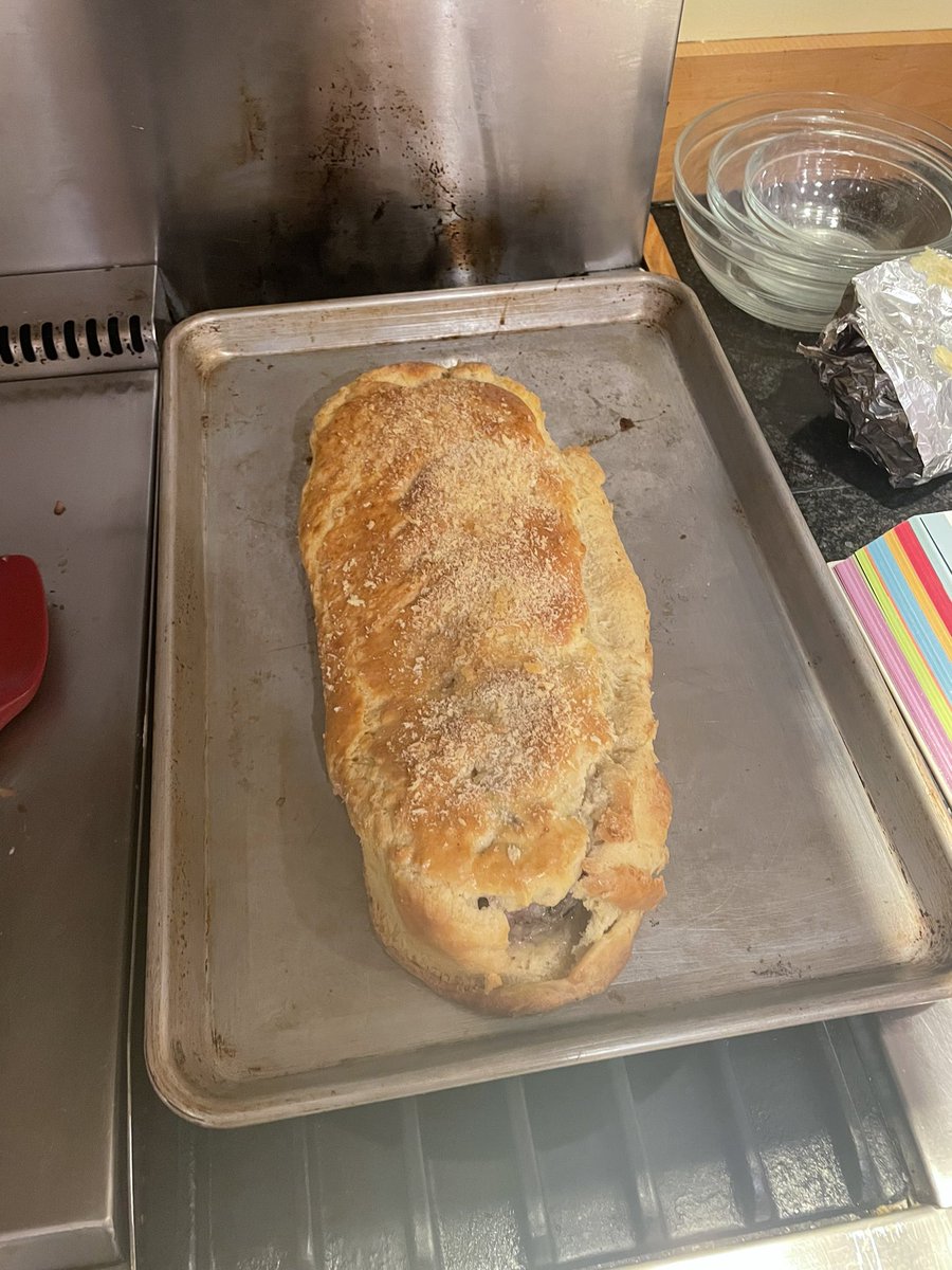 yungshepherdboy's tweet photo. Homemade pork sausage baked in a homemade brioche dough. Cooling before it gets sliced and served in a red wine-mushroom-shallot sauce. Watch this space https://t.co/1Ui7hheHVD