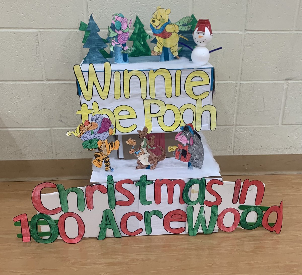 HeidiShea19's tweet image. Late sharing this but figured the last night of Christmas break is just as good a time as any! This is the Christmas float that my Room 106 kiddos made! Special thanks to Ms. Hibbs for all her help! #christmasfloat #WinnieThePooh @MeganHibbs2 @JuniperRidgeNL