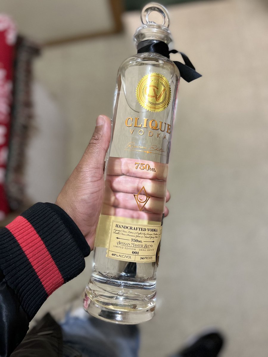 Happy to announce our partnership with <a href="/BCole206/">King Cole™</a> + <a href="/CliqueVodka/">Clique Vodka</a> —— > I told <a href="/FrankieFaded/">Frank Bachurski</a> we’re about to break this in the PNW and he’s giving us our shot! LETS GO! 

100% INDEPENDENT! 

NEW MUSIC ON THE WAY!