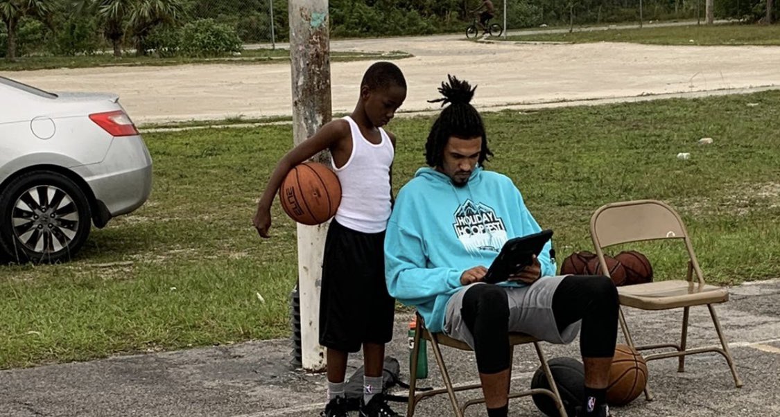 DKnowles242's tweet photo. TELLING a player what he’s doing wrong is one thing.

SHOWING a player what he is doing wrong will take him to another level.

Coach D &amp; Demargio reviewing film during training.
#D1Dvelopment #Basketball #Bahamas #BahamasBasketball https://t.co/Maeulh1X2f