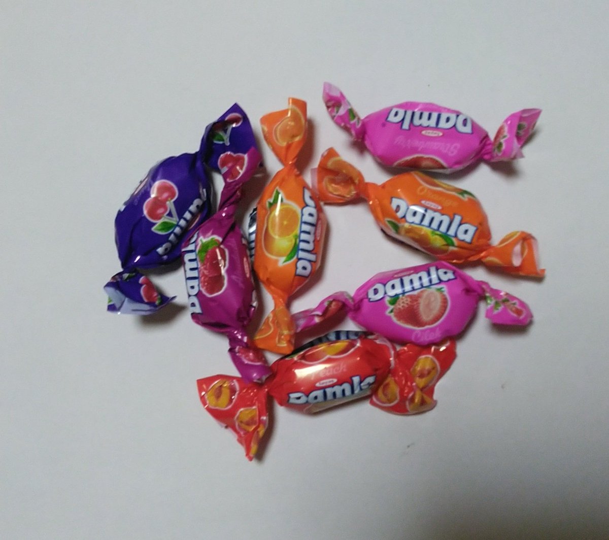 ta_56's tweet photo. おやつ🍬
トルコのらしい、、
ハイチュウっぽいやつだ😁

#dayas  #Damla https://t.co/UYGBzq5x7G