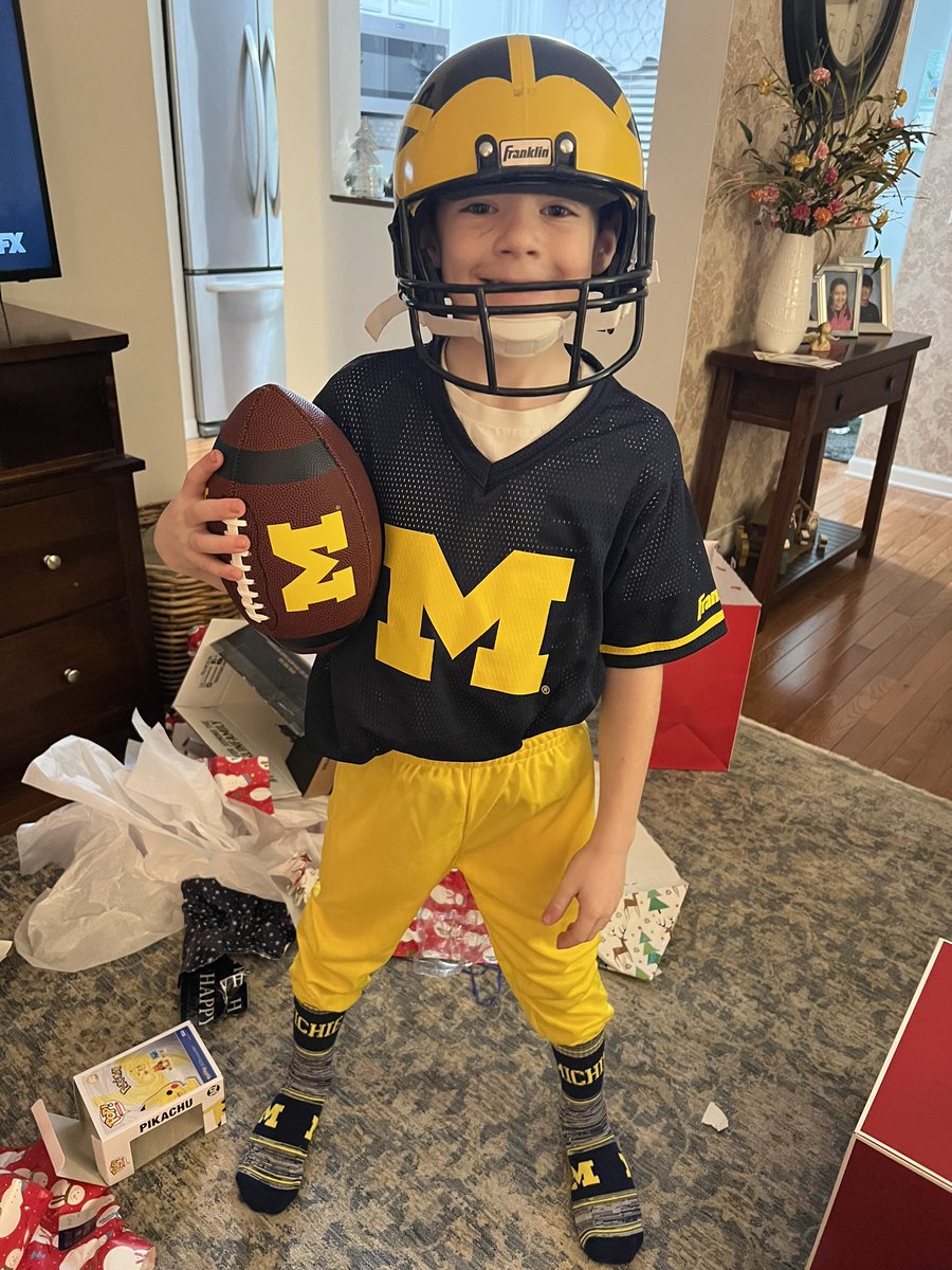 fowlertr1's tweet photo. Late Christmas gift from Grandma in Michigan.  Still Go Blue!!! #michiganfootball #franklinfamily @FranklinSports https://t.co/YyhRX3yYzj