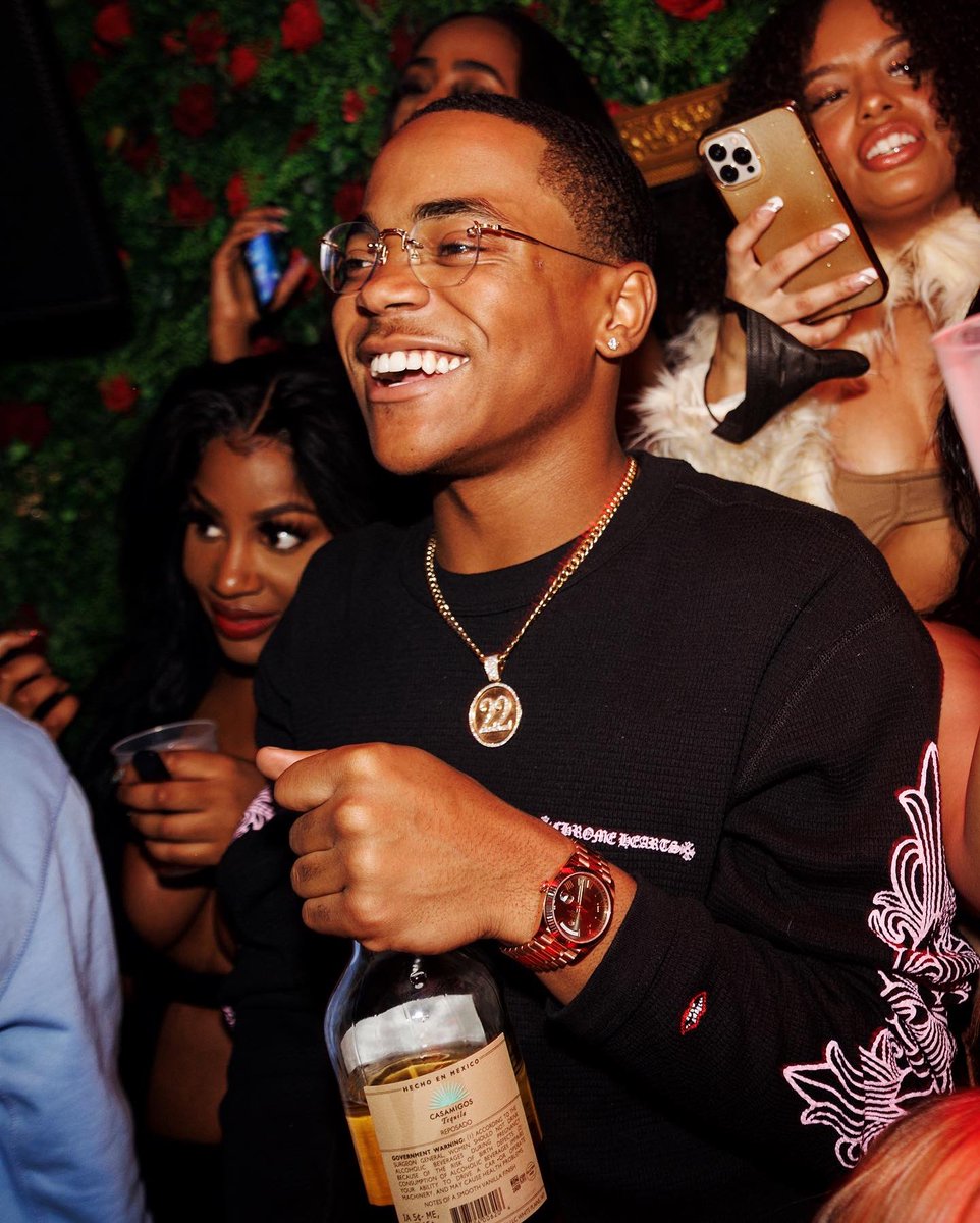 mikaelselassi's tweet photo. “I knew you’d end up at Rosebar lil nigga” - Ghost https://t.co/rYFgBEC8nB