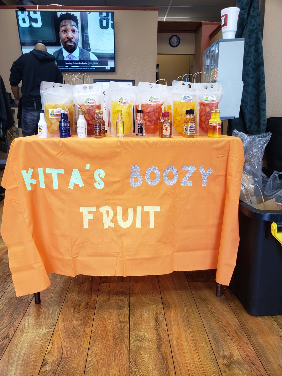 blakasme's tweet photo. Kita's Boozy Fruit #FruitMadeFun ! https://t.co/vX2exVYBqB