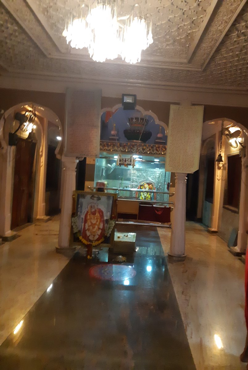 GodboleSandeep's tweet image. #UnusualNames भिकारदास मारुती (Bhikaardaas Maruti)  Sadashiv Peth #Pune This location then was then garden of person named Bhikaaridaas ( Bhikaari  means begger). This ward at city outskirts was named Narsi-Pura till early 1800s due to Narsoba or Narsimha temple nearby. #KnowPune