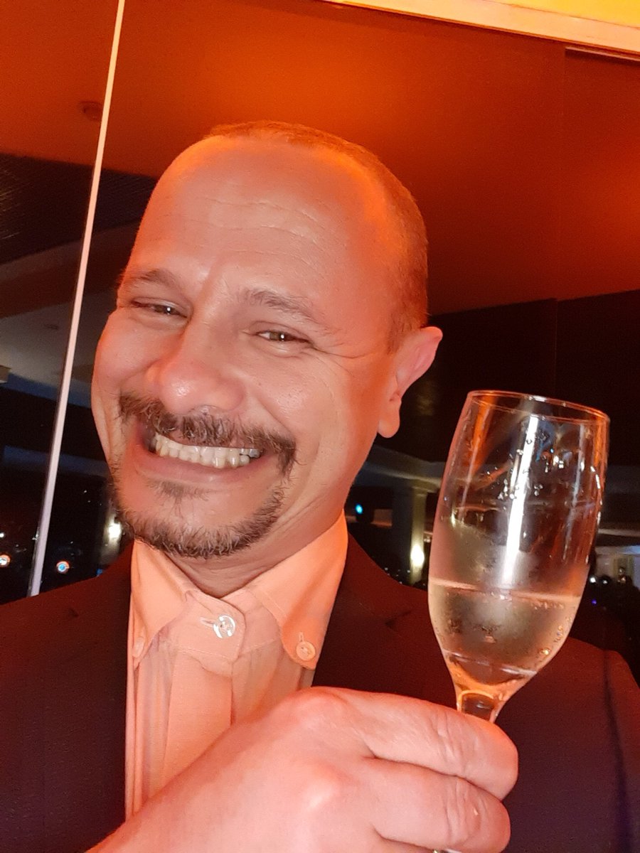miltonjrrj's tweet photo. Feliz ano novo galera
...🥰🥰🥰🥰🥰 https://t.co/PEdqvfAb75