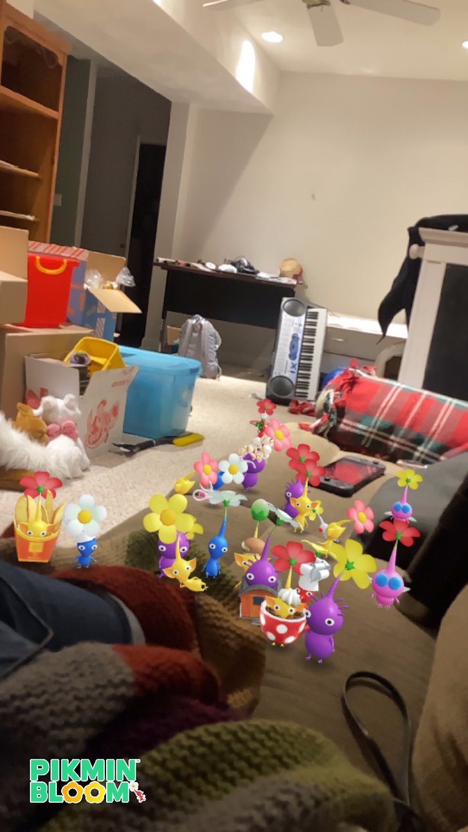 chilling with me on the couch #HolidayWithPikmin