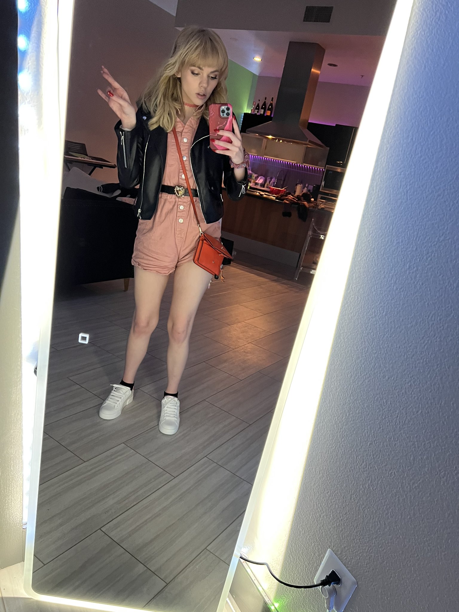 Kate Zoha Twitter - htkfak7