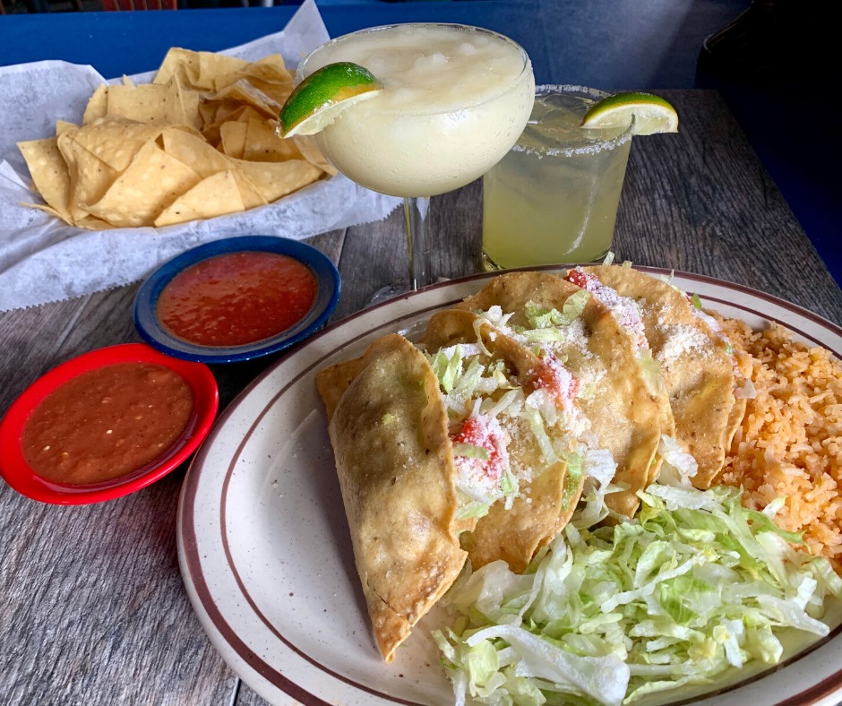 New year...same special.
2 Kansas City Tacos with beans or rice for $6.00!
#kansascity #kcmo #kc #TacoTuesday