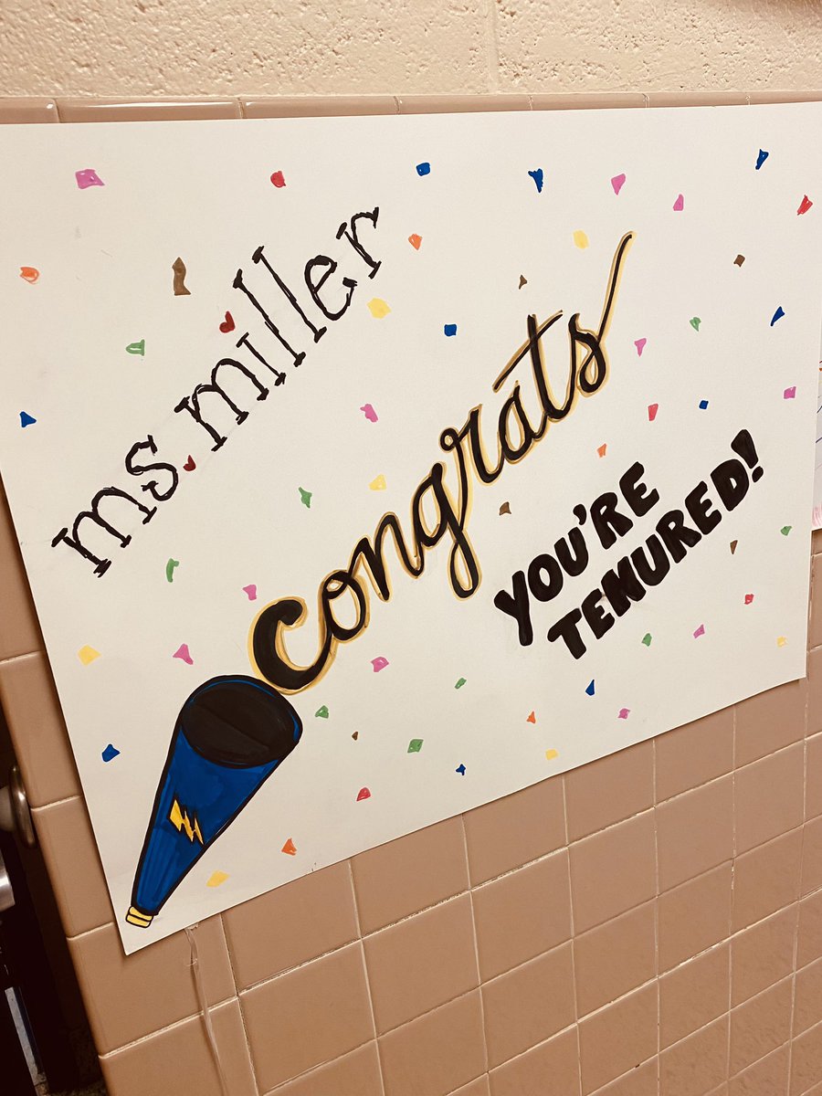 Ms_Miller9's tweet photo. Starting off 2022 as a TENURED TEACHER 💙⚡️ so thankful &amp; excited!  @BenFranklinES https://t.co/jMumY6mdu8