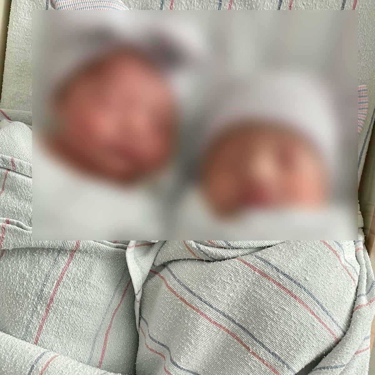 inquirerdotnet's tweet photo. ‘A 1 IN 2 MILLION CHANCE’ 👶 👶 

LOOK: A couple in Greenfield, California rang in the new year with the arrival of their fraternal twins, who were born in different years and 15 minutes apart. | 📷Natividad Medical Center via @KarenNgINQ https://t.co/LUx9yw4T5b