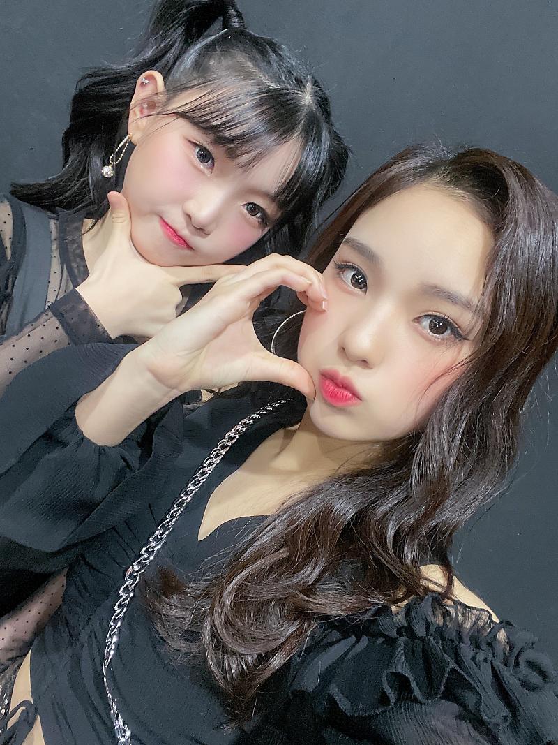 HyolimBrasil's tweet photo. 📸 | 03.01.22 | Fotos da #HYOLIM nos bastidores da apresentação de same same different no Gayo Daejeon 2021.

#방과후설렘 #걸그룹오디션 #박효림 #MyTeenageGirl #ParkHyolim https://t.co/EF0LhVo8eZ