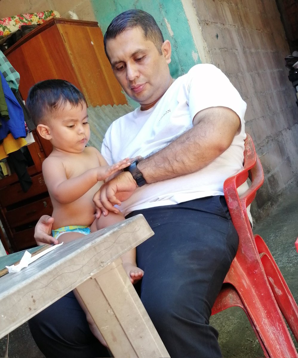 ljmlcpfg's tweet photo. Travesiando el reloj de papá #Unpedacitonuestro  #nuestrobodoquito https://t.co/8J6QA9AWCS
