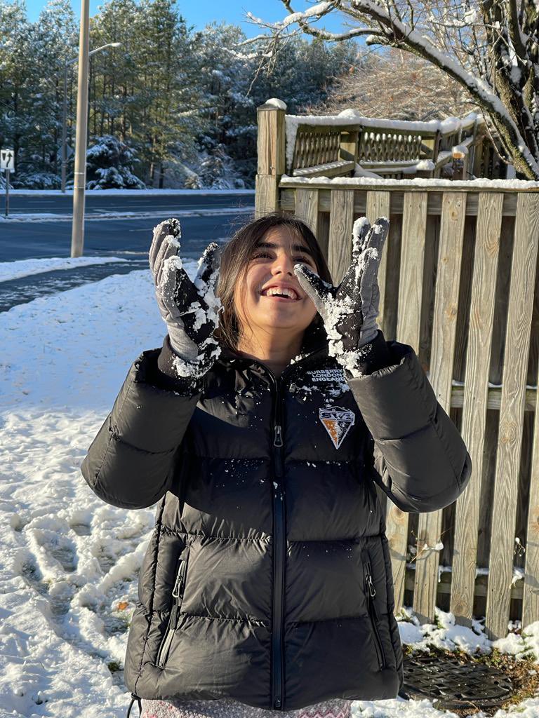 shahidsoroya's tweet photo. #firstsnow2022 #leesburg https://t.co/RsK0e7Bj2E