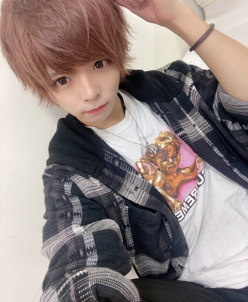 wataru06061998's tweet photo. 新年あけましておめでとうございます❗️

去年は本当にいろんな方々にお世話になりました！！
そして最後まで大好きなグループで駆け抜けれなくてごめん…

本当にこの期間いろいろ考えた……

でも俺ができることはこれしかない…

　‼️1月12日ソロワンマンライブ‼️
　　　　‼️やります‼️
詳細はつぎ https://t.co/XfDVufrcIE