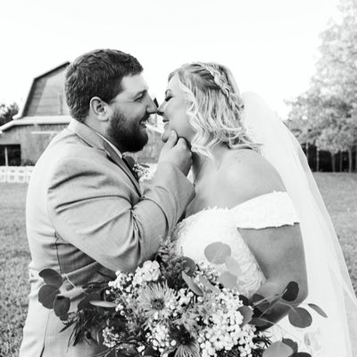 haleymellison's tweet photo. #NewProfilePic https://t.co/Dfzs7wZwYU