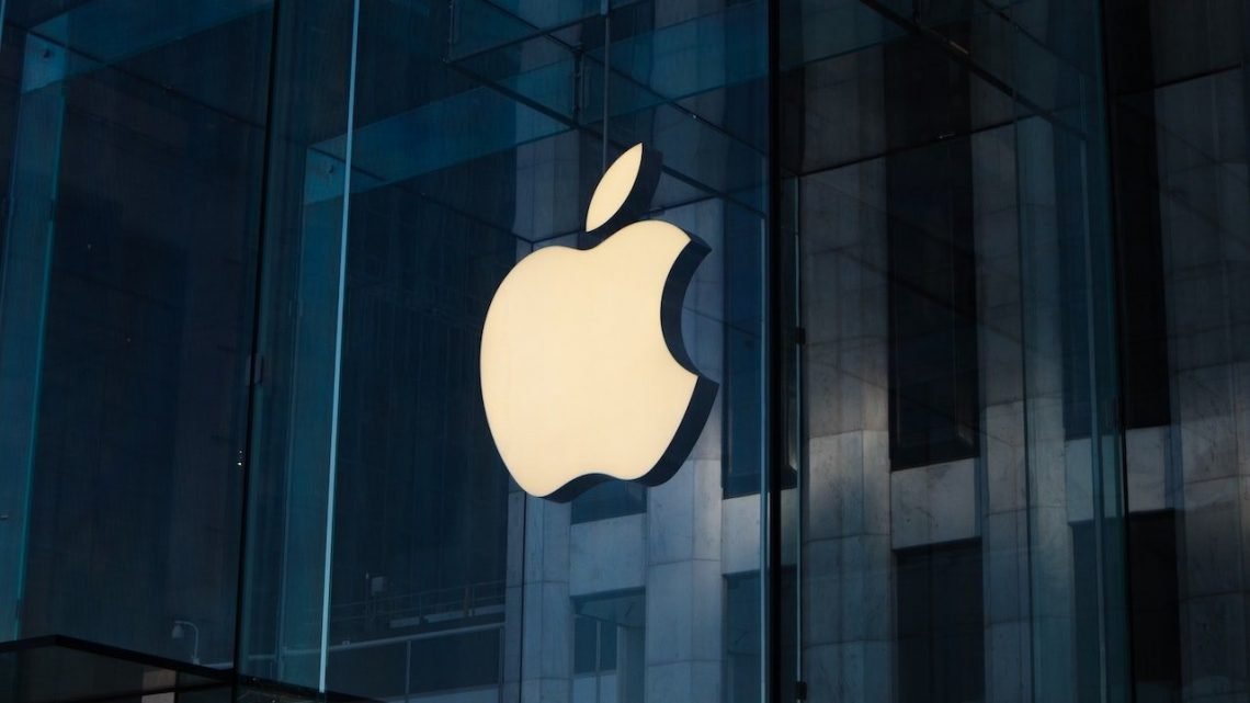 Apple: World's First $3 Trillion Firm

In pandemic, people stuck at home have invested in #tech, splurging on premium brands

US Consumer Tech spend to hit $505B in 2022: <a href="/CES/">CES</a>

#CES2022 #CES #innovation #iPhone #iOS #iTunes #AppleMusic #AppleWatch #Beats <a href="/ValaAfshar/">Vala Afshar</a> <a href="/JonErlichman/">Jon Erlichman</a>