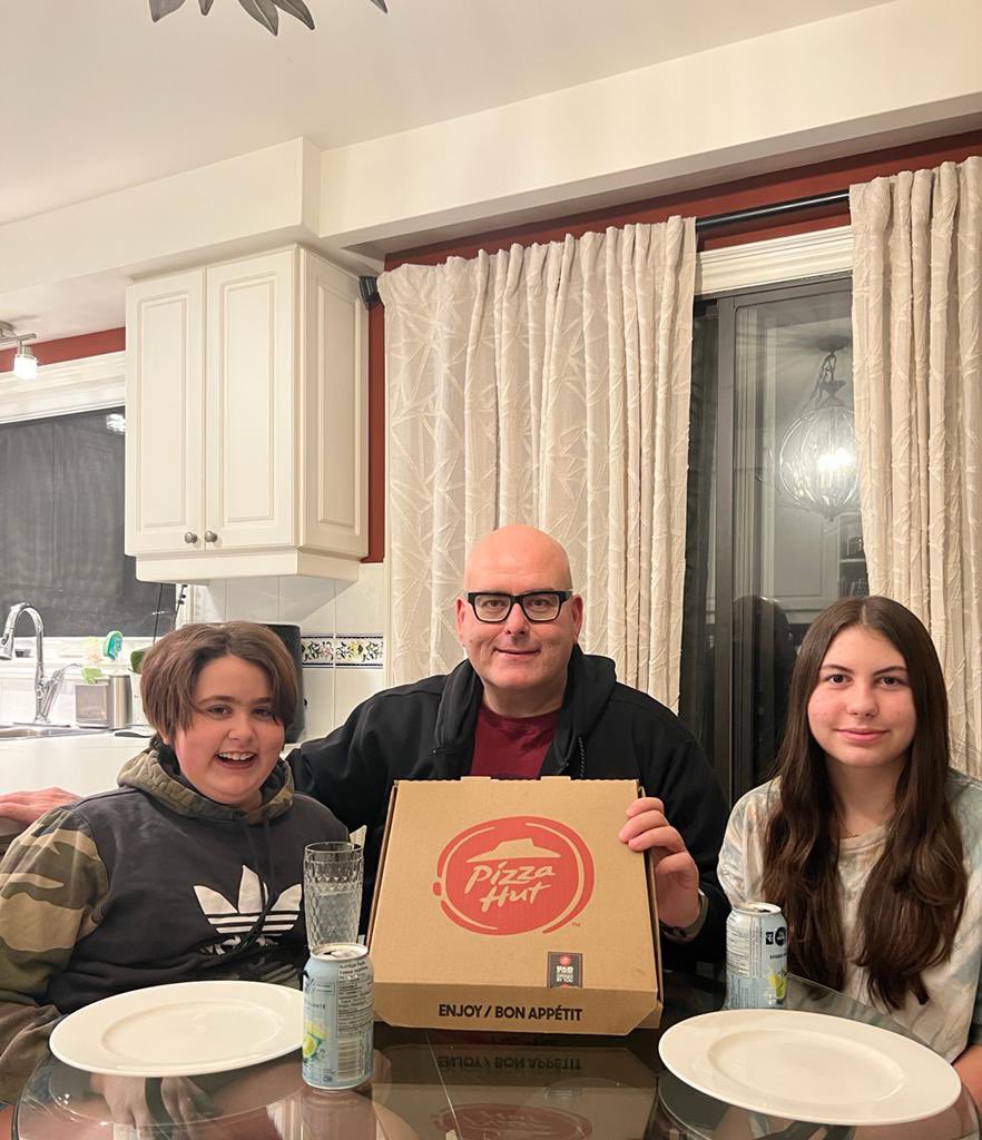 StevenDelDuca's tweet photo. We made our decision in 30 seconds.🍕

#onpoli https://t.co/Rm5DMoaEwA