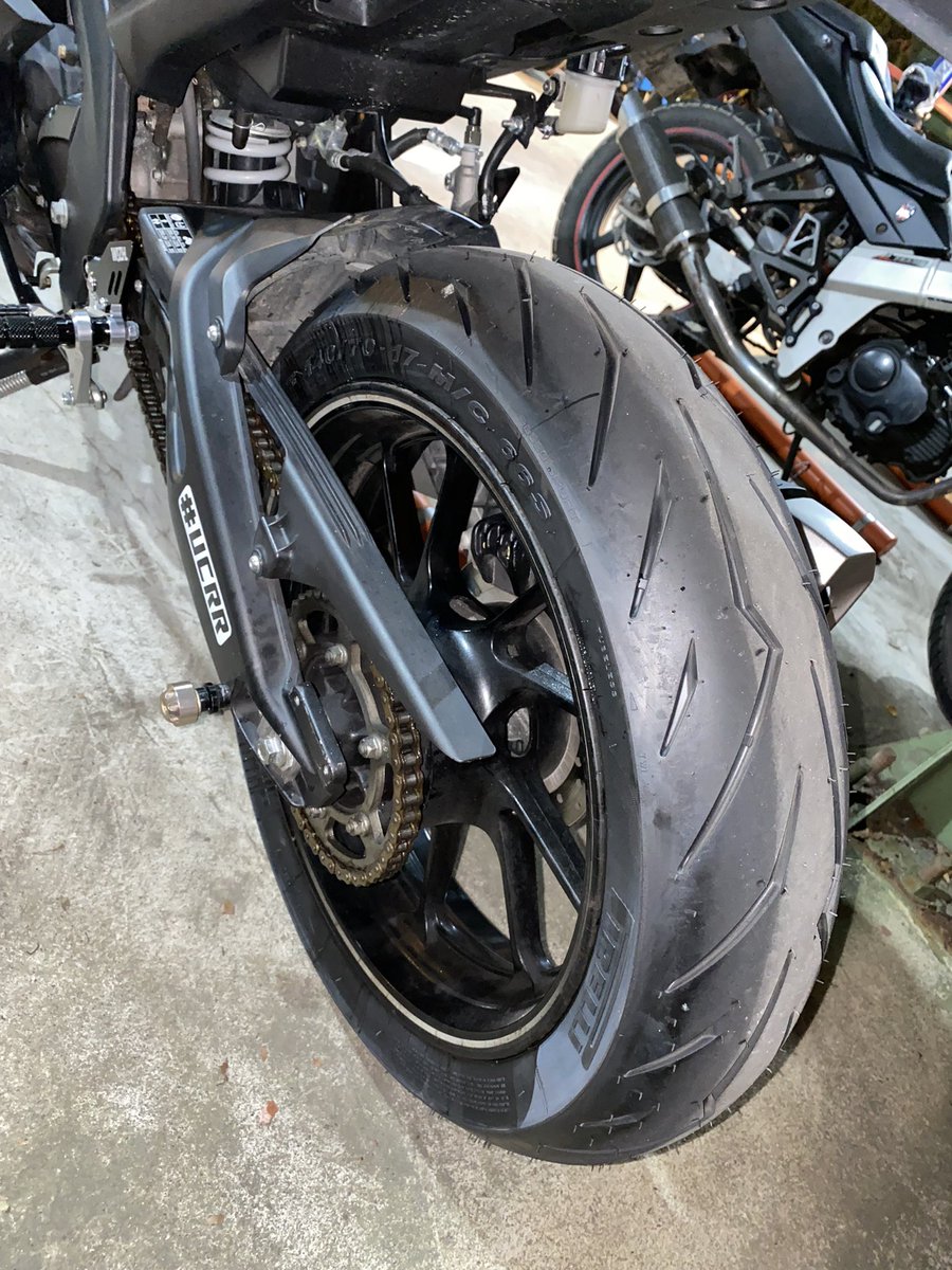yuanli0402's tweet photo. Pirelli | DIABLO™ ROSSO SPORT👍
#Pirelli #SUPERCORSA #ROSSOSPORT #R15 #YZFR15 #ヤマハ https://t.co/RQRdVUAipa