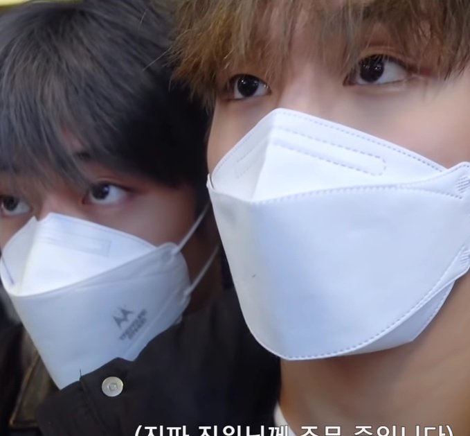 hjwfeed's tweet photo. haruto look so tiny next to jeongwoo https://t.co/mi7IfcII7r