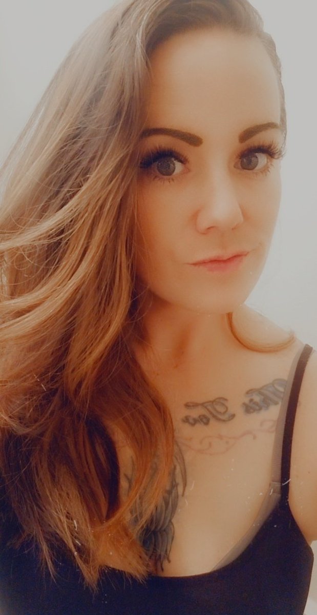 RecklessRose13's tweet photo. Regaining My Self Confidence! #2022 #selflove #onlyFans https://t.co/EIy3MmX7Cn
