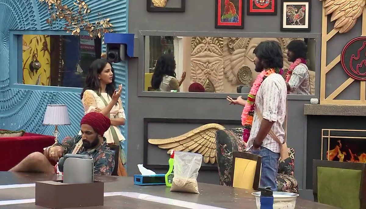 Jnathanzz's tweet photo. #ciby #neenga team ah play pannala coin task le"
#pavni "starting le adunna"

#ciby "naa ending le adunna😂😂😂👏👏👏👏
#BiggBossTamil5 #BiggBossTamil https://t.co/LD6RX3iE89